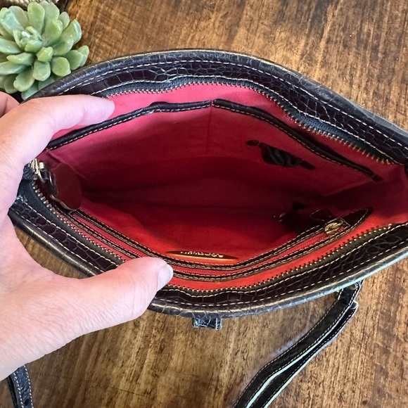 Brahmin | Natural Fiber & Black Croc Embossed Leather Convertible Crossbody Bag - Picture 9 of 13